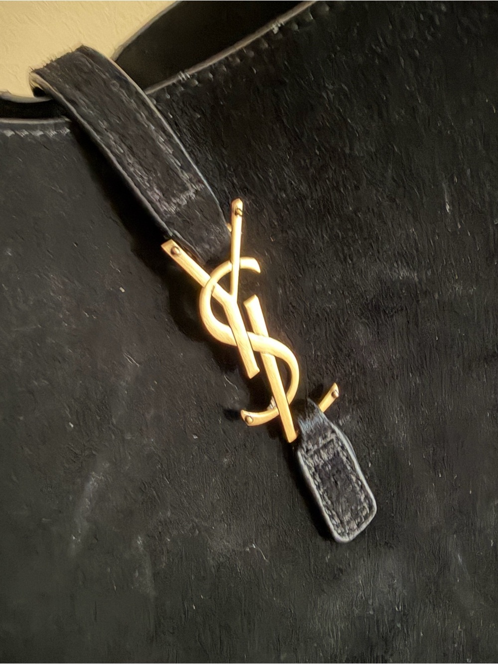 Black Hobo Shoulder Bag - Slouchy Minimalist Style (Needs Repair) - Picture 3 of 16